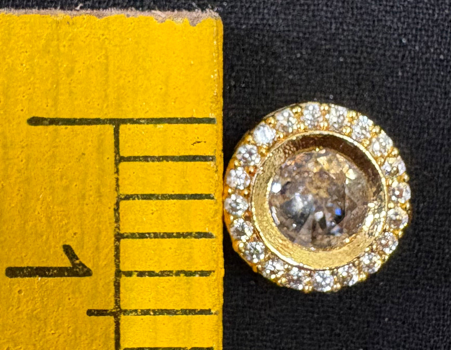 AD circle white stone