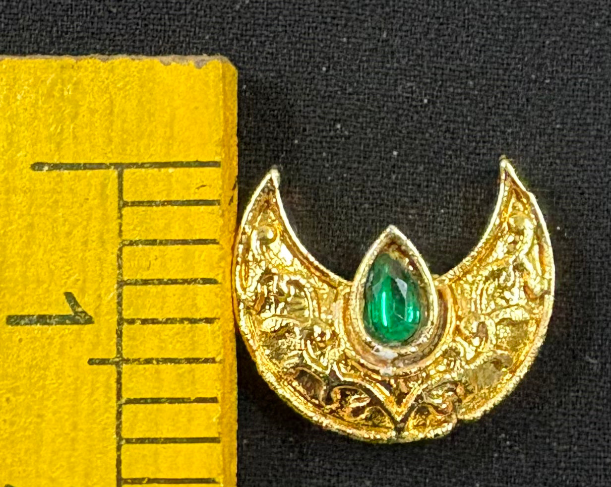 CHANDRA WITH GREEN STONE