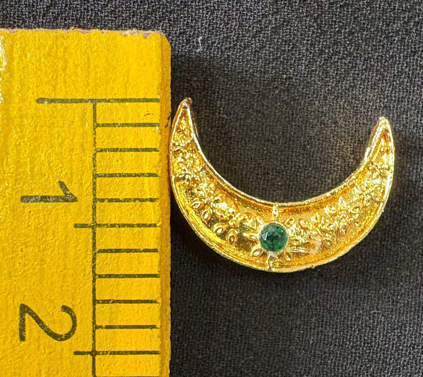 CHANDRA WITH GREEN STONE