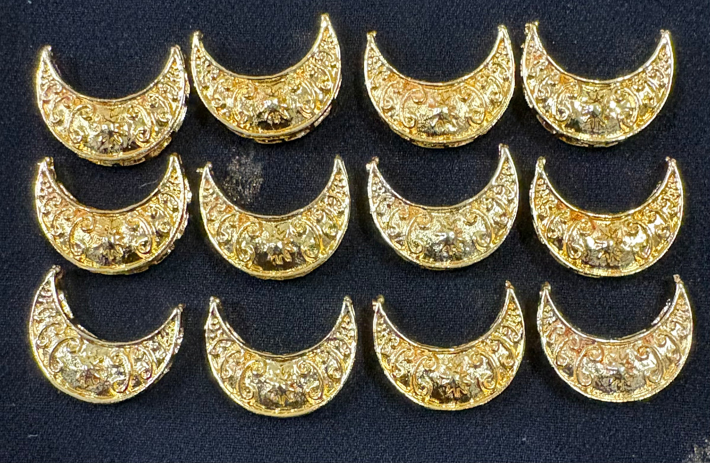 PLAIN GOLDEN CHANDRA