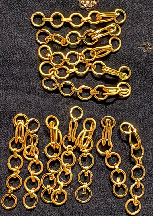 ROUND INTERLOCKING LOOPS